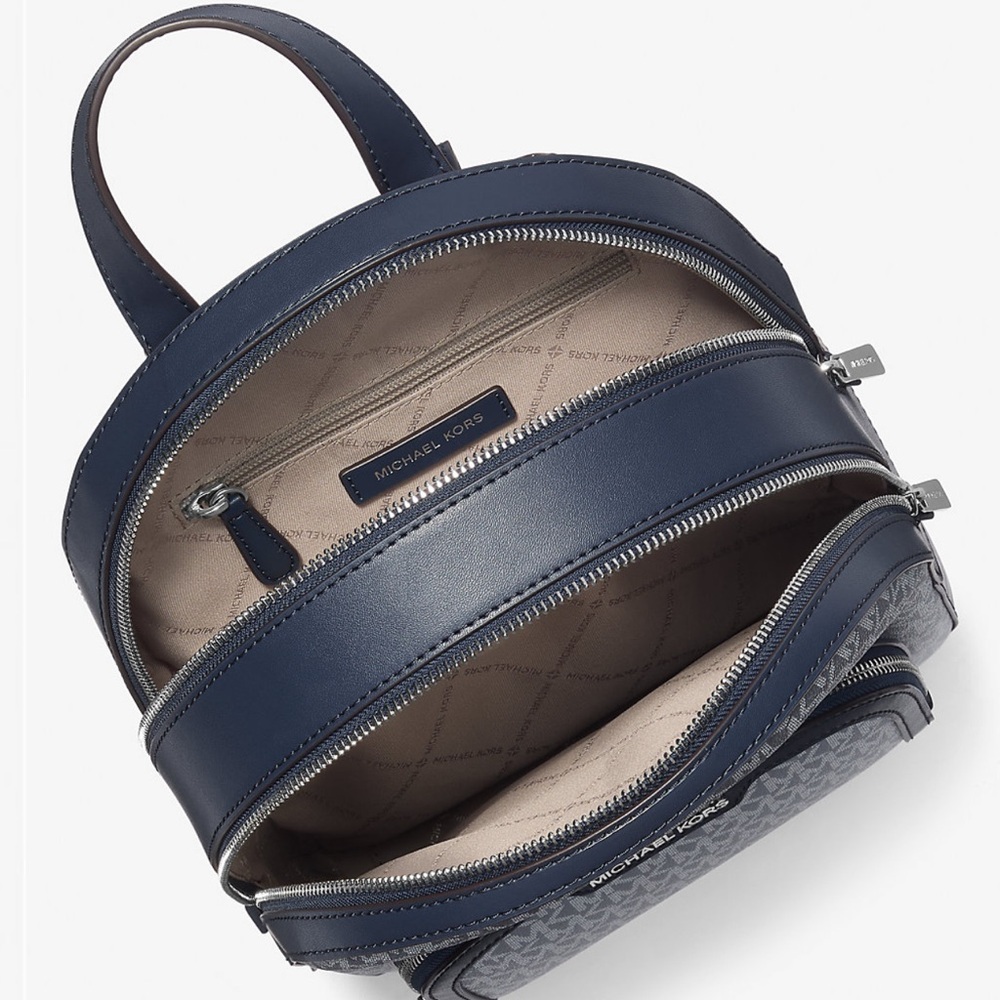 Michael Kors Jaycee Medium Ombré Signature Logo Backpack
Navy
NWT - Picture 2 of 13